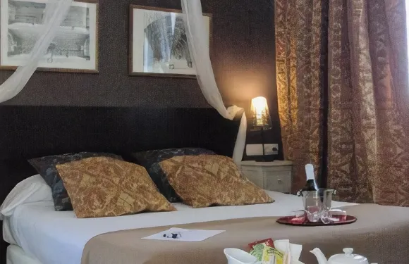 耶斯大教堂赫雷斯酒店