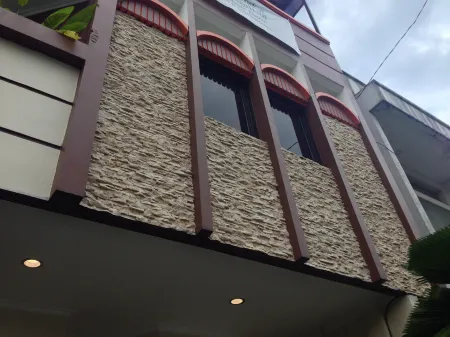 Bantal Guling Pasar Baru Отели в г. Andir