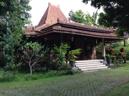 Alam Jogja Resort Mitra RedDoorz Отели в г. Ngemplak