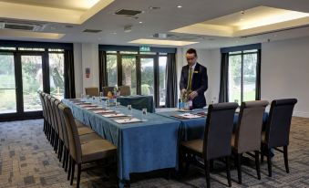 Cbh Frensham Pond Hotel