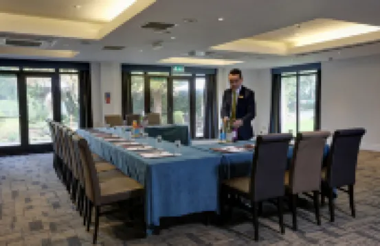 Cbh Frensham Pond Hotel