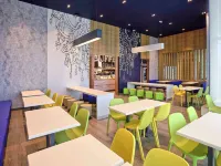 Holiday Inn Express GURUGRAM SECTOR 50 by IHG - breakfast