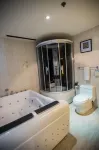 Cebu Parklane International Hotel - Bathtub