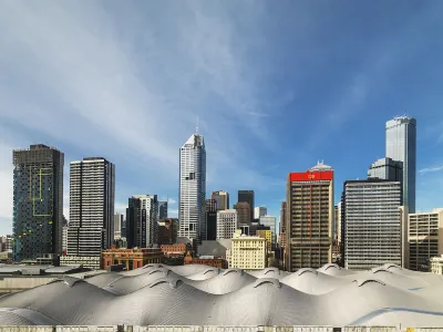 Travelodge Hotel Melbourne Docklands Hoteles cerca de Southern Cross