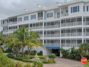 Olde Marco Island Inn and Suites