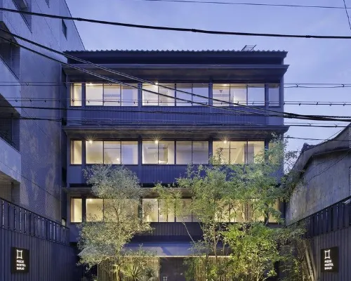 พีซ โฮสเทล ซันโจ โรงแรมใกล้สถานีคาราสึมะโออิเกะ