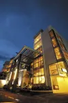 The Avenue Plaza Hotel Hotel dekat JESUS MIRACLE CRUSADE MINISTRY
