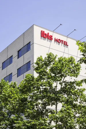 Ibis Barcelona Mollet Отели рядом с достопримечательностью «Masia de Can Coll»