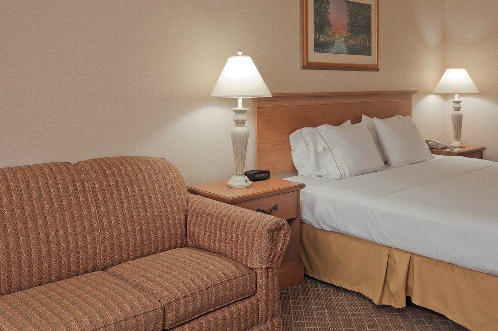 Holiday Inn Express & Suites Toledo South-Perrysburg, an Ihg Hotel