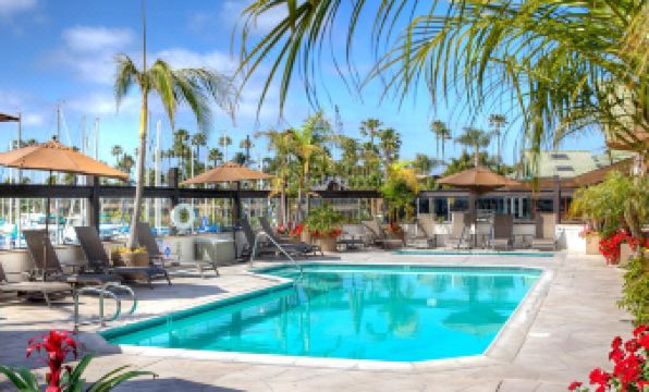 Bay Club Hotel and Marina