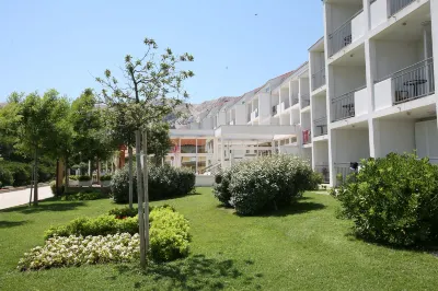 Zvonimir Sunny Hotel