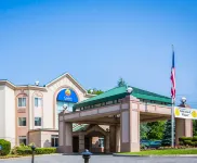 Holiday Inn Express & Suites HAWTHORNE - ELMSFORD NORTH Hotels in Holiday Inn Mt. Kisco (Westchester County)