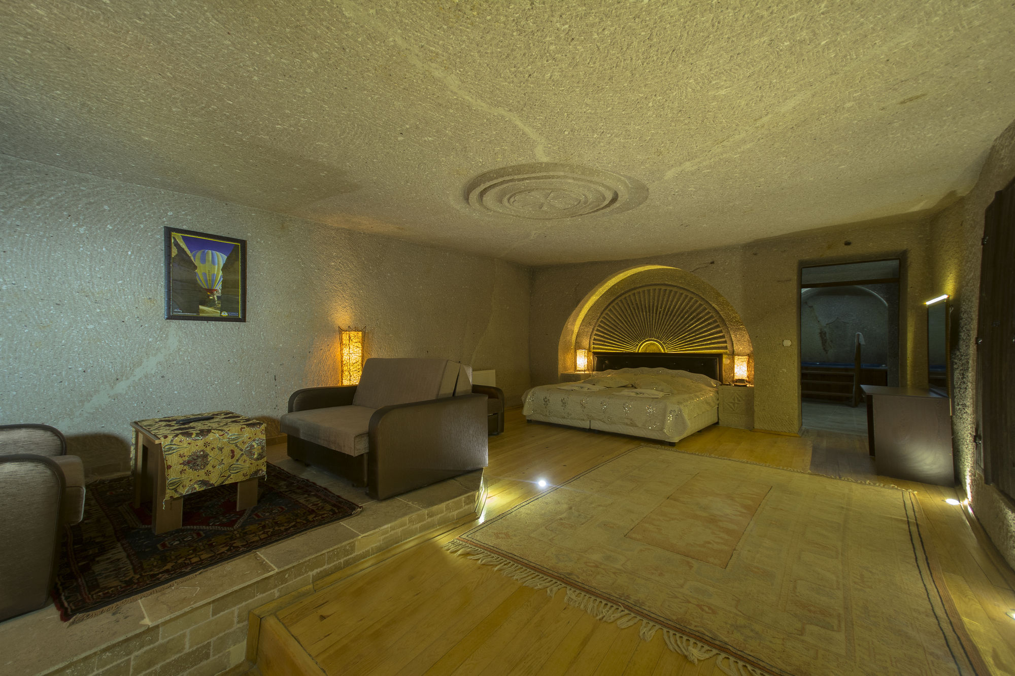 Roma Cave Suite