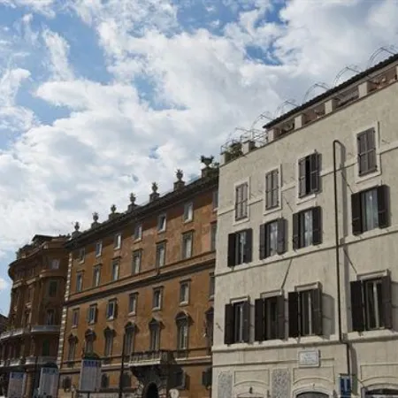 Torre Argentina Relais - Residenze di Charme Отели рядом с достопримечательностью «Театр Арджентина»