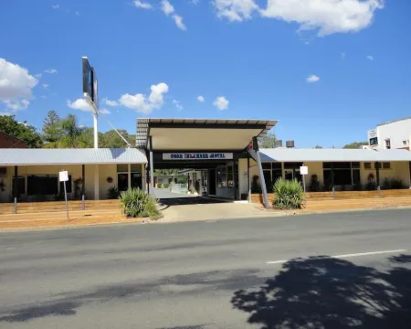 Cobb Inlander Motel Hotels in Hay