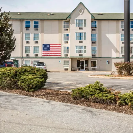 Rodeway Inn & Suites Near Outlet Mall - Asheville