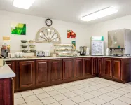 Quality Inn & Suites des Moines - Merle Hay Road - Frühstück