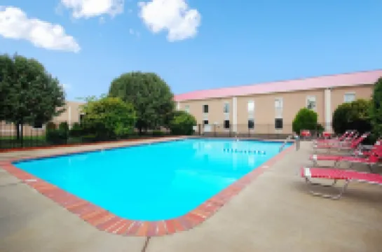 Ramada by Wyndham Murfreesboro