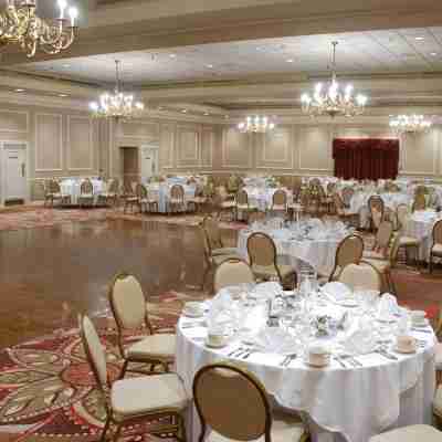 Hotel 1620 Plymouth Harbor Dining/Meeting Rooms