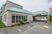 Syracuse Inn and Suites