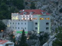 Hotel Villa Dvor Hotels in Omis