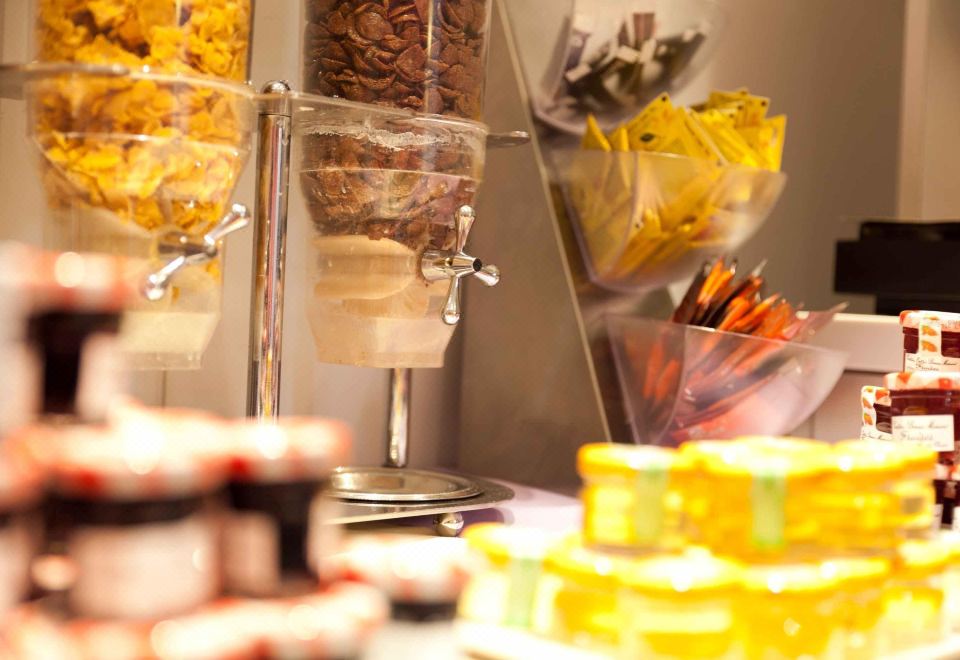 2. 호텔 앳 갸르 ..