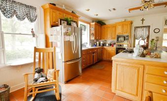 A Chateau on the Bayou Bed & Breakfast - Housity