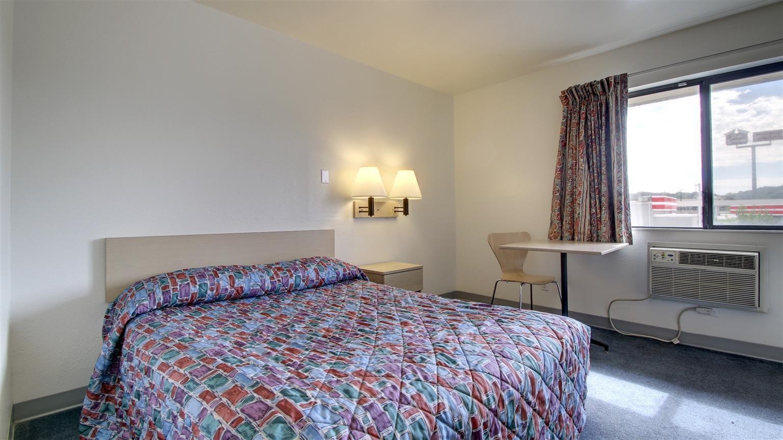 Americas Best Value Inn East Peoria