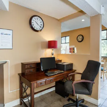 MorningGlory Inn & Suites