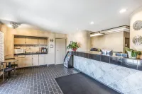 Country Inn & Suites by Radisson, Monterey Beachfront-Marina, CA Hotels in Marina