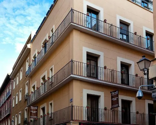 THC Tirso Molina Hostel Hotels near Cava Baja
