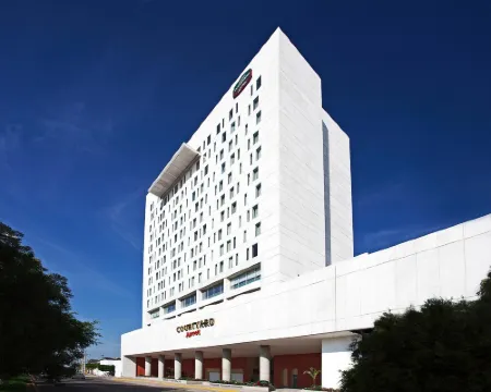 萊昂波利弗拉姆萬怡酒店 萊昂酒店