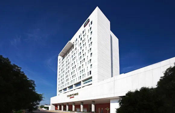 萊昂波利弗拉姆萬怡酒店