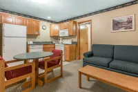 Garibaldi Inn at the Bay Hotels in Rockaway Beach