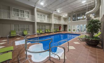 Hotel & Suites le Dauphin Drummondville