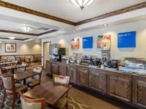 コンフォート イン & スイーツ コーディール コーディールのホテル