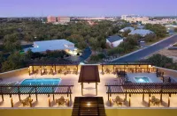 Drury Plaza Hotel San Antonio North Stone Oak - Pools