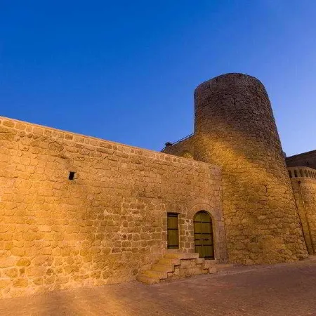 Kasr-I Nehroz Hotel
