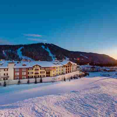 Sun Peaks Grand Hotel & Conference Centre Hotel Exterior