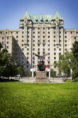 Lord Elgin Hotel Hotels near Peace Tower