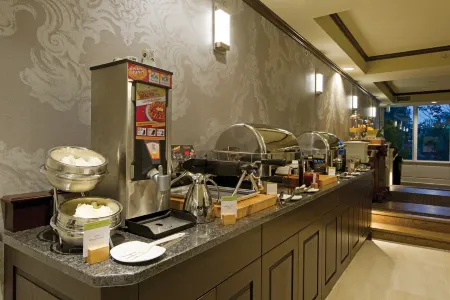 DoubleTree by Hilton Hotel & Suites Victoria