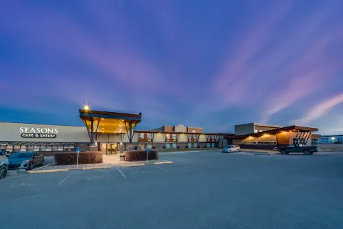 Heritage Inn Hotel & Convention Centre - Pincher Creek Hotels in Pincher Creek