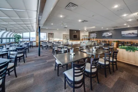 Heritage Inn Hotel & Convention Centre - Pincher Creek