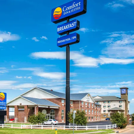 Comfort Inn & Suites Hays I-70