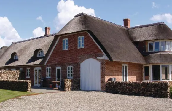 烏爾夫堡12卧室度假屋