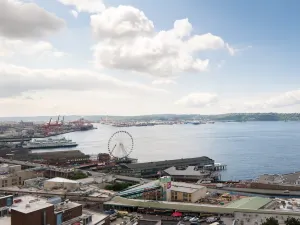 Thompson Seattle by Hyatt