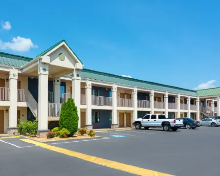 Quality Inn Calhoun North I-75 Hotels in Calhoun
