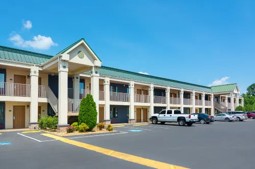 Quality Inn Calhoun North I-75 Hotels in Calhoun