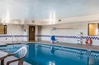 Quality Inn & Suites - Pool