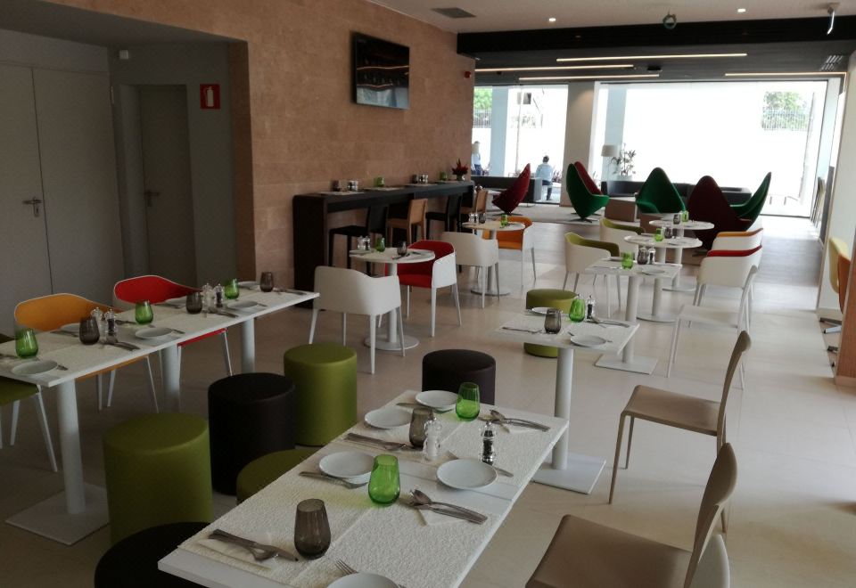 2. 신 호텔 아비장..